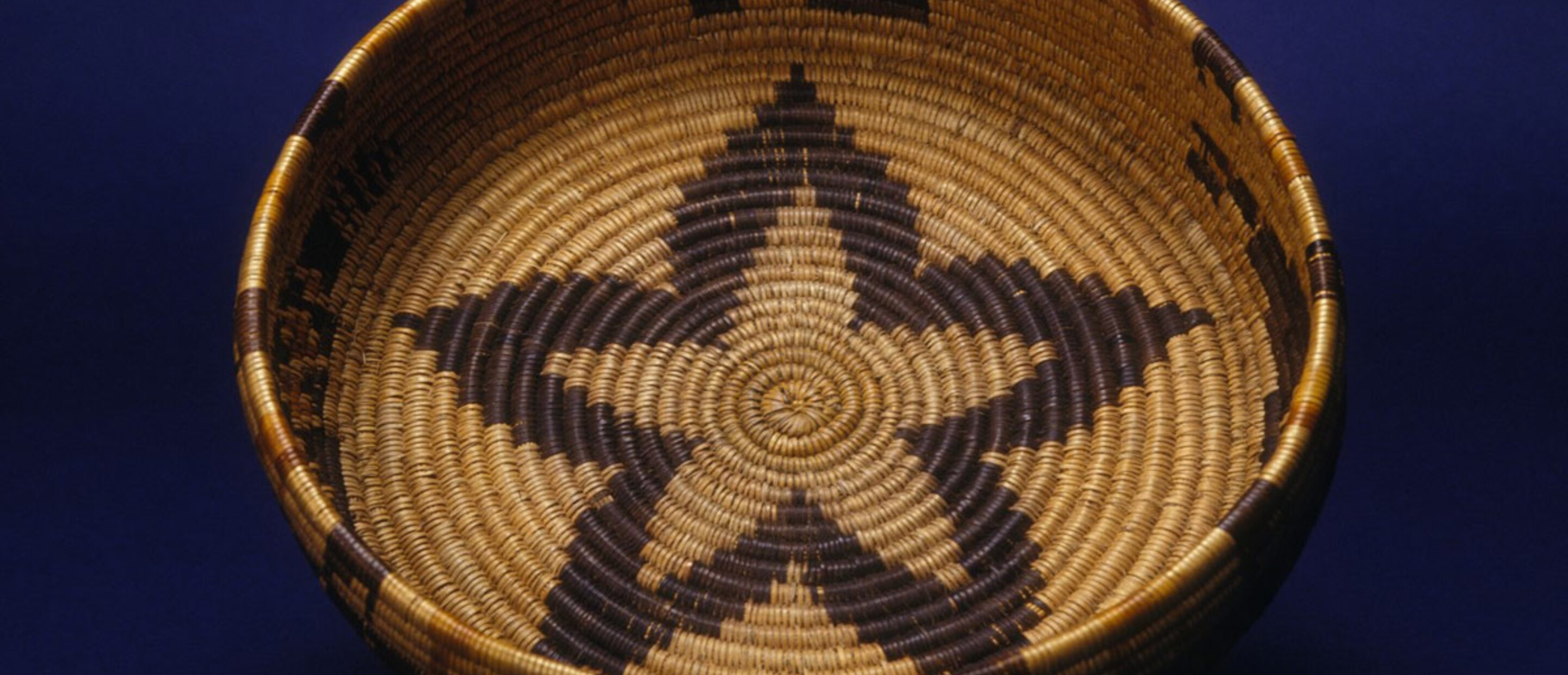 Aurelia Toro (Chino), Basket,  Juncus and grass plant material, 1914 