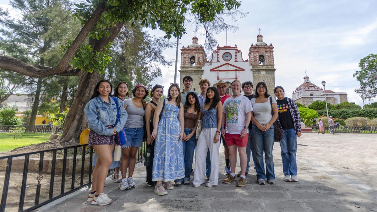 Students and faculty in Mexico as part of Global Gateways