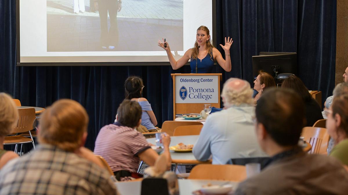 Student speaking to Oldenborg audience