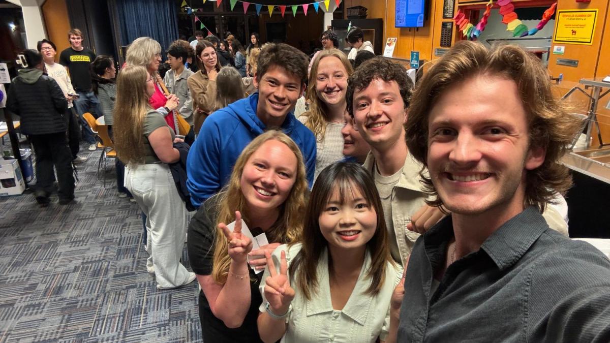 Students at the Farewell Oldenborg party