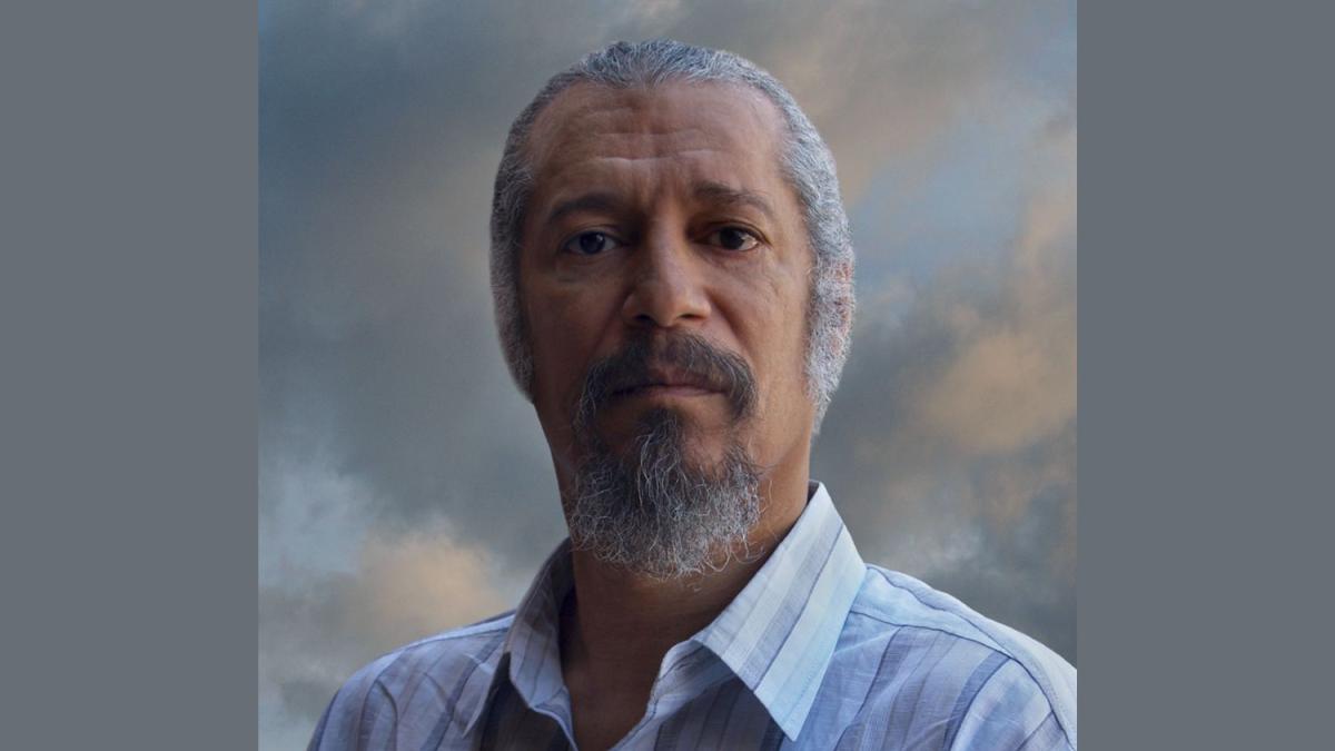 Stephen Marc headshot