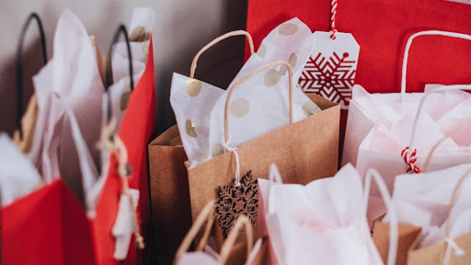 Holiday gift bags