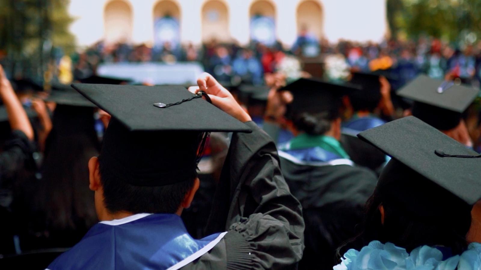 A photo of student participant at Commencement