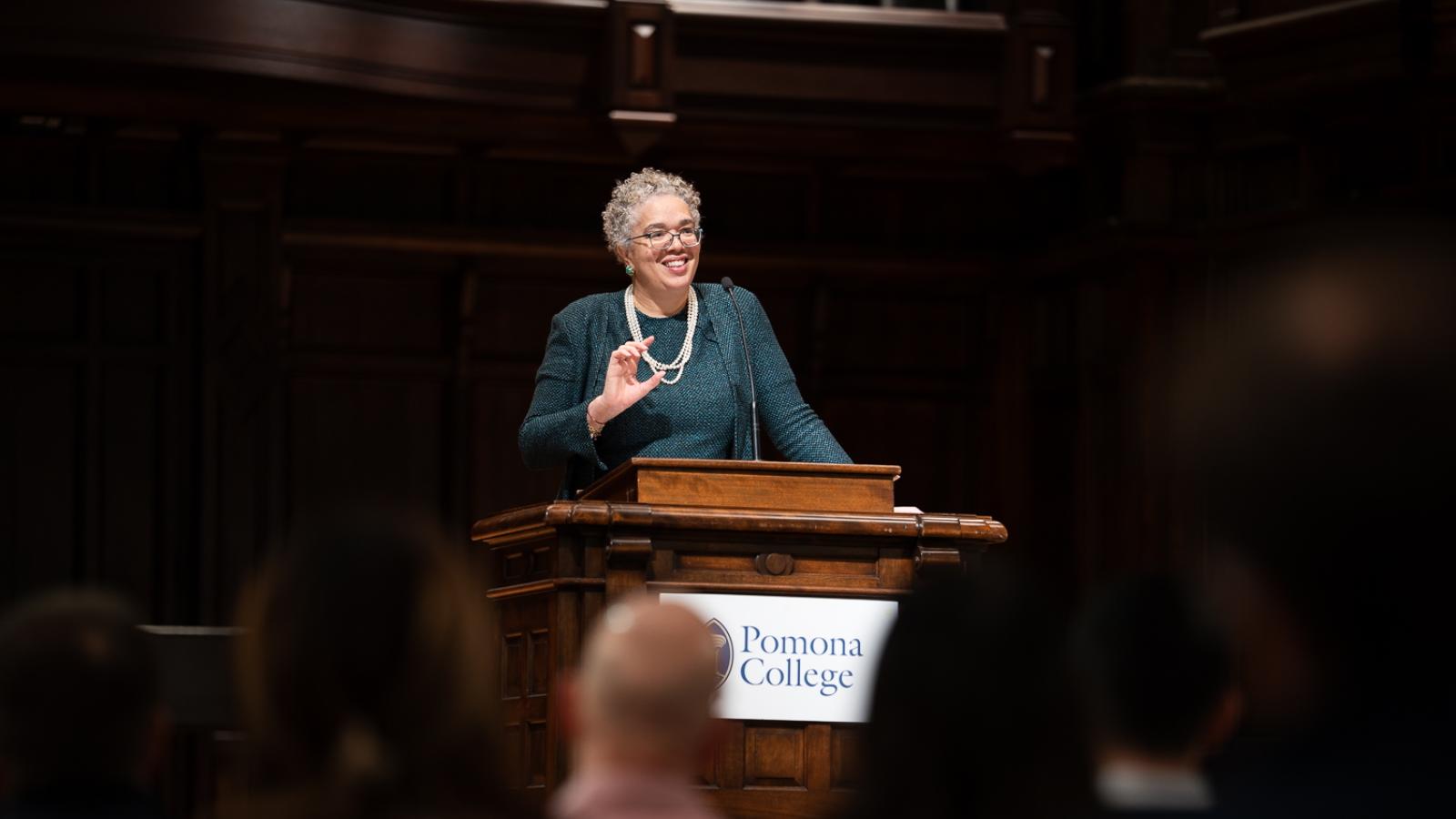 Gabi Starr at podium