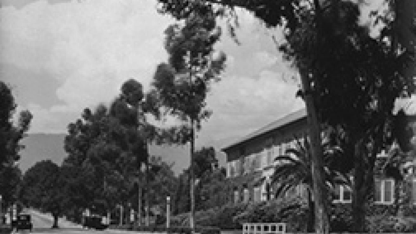 black and white pomona college