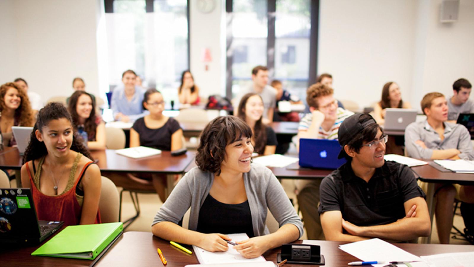 Students in a Pomona College cognitive science classroom