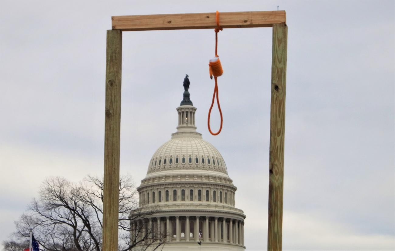 Noose hanging in front of the U.S. Capitol