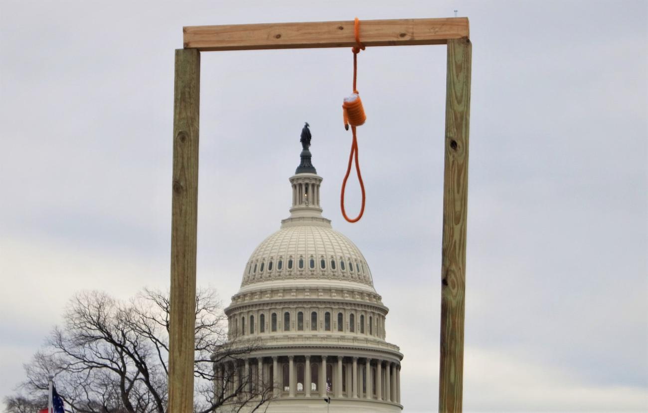 Noose hanging in front of the U.S. Capitol