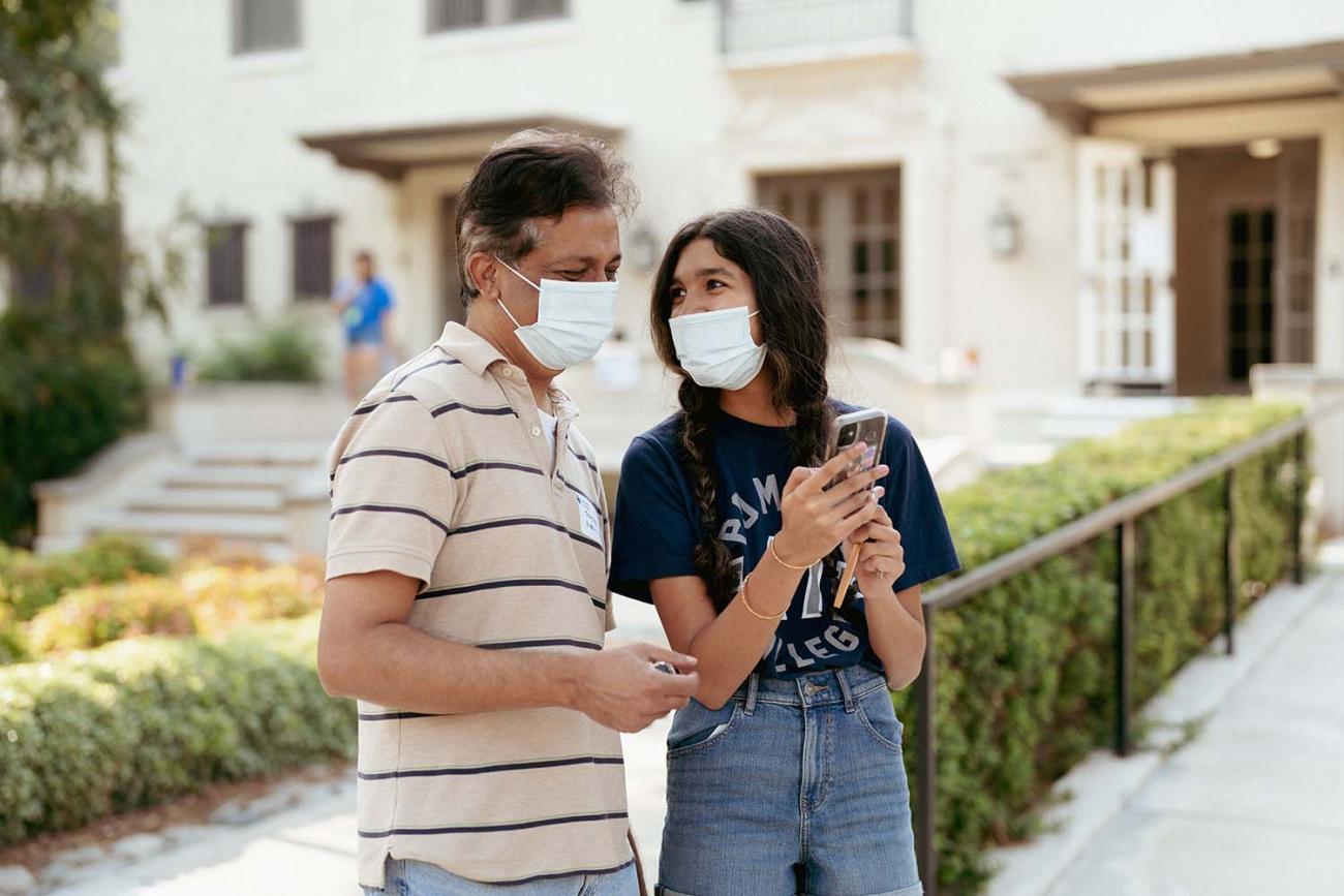 father and daughter share a moment during move in day 2021