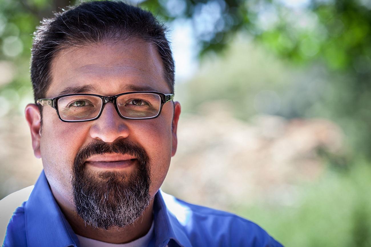 Headshot of Tomás Summers Sandoval