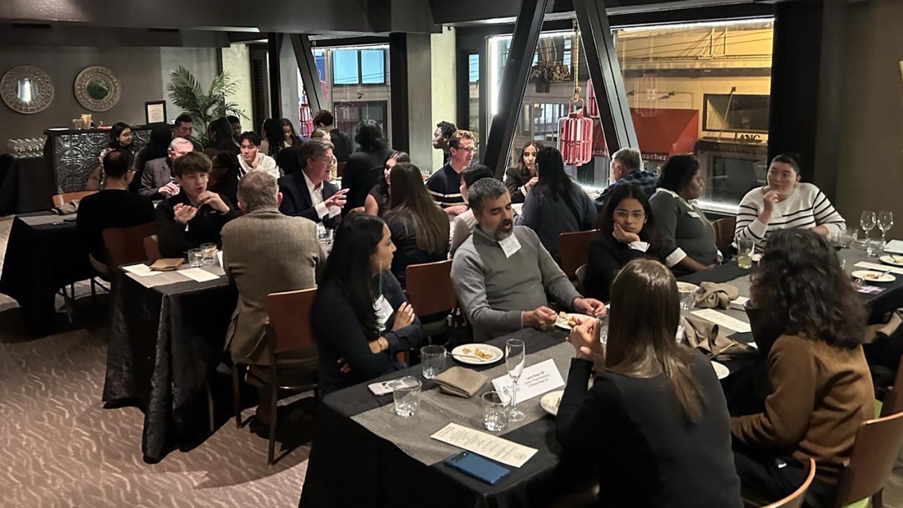 Pomona Smart Start students enjoying dinner with Pomona College alumni