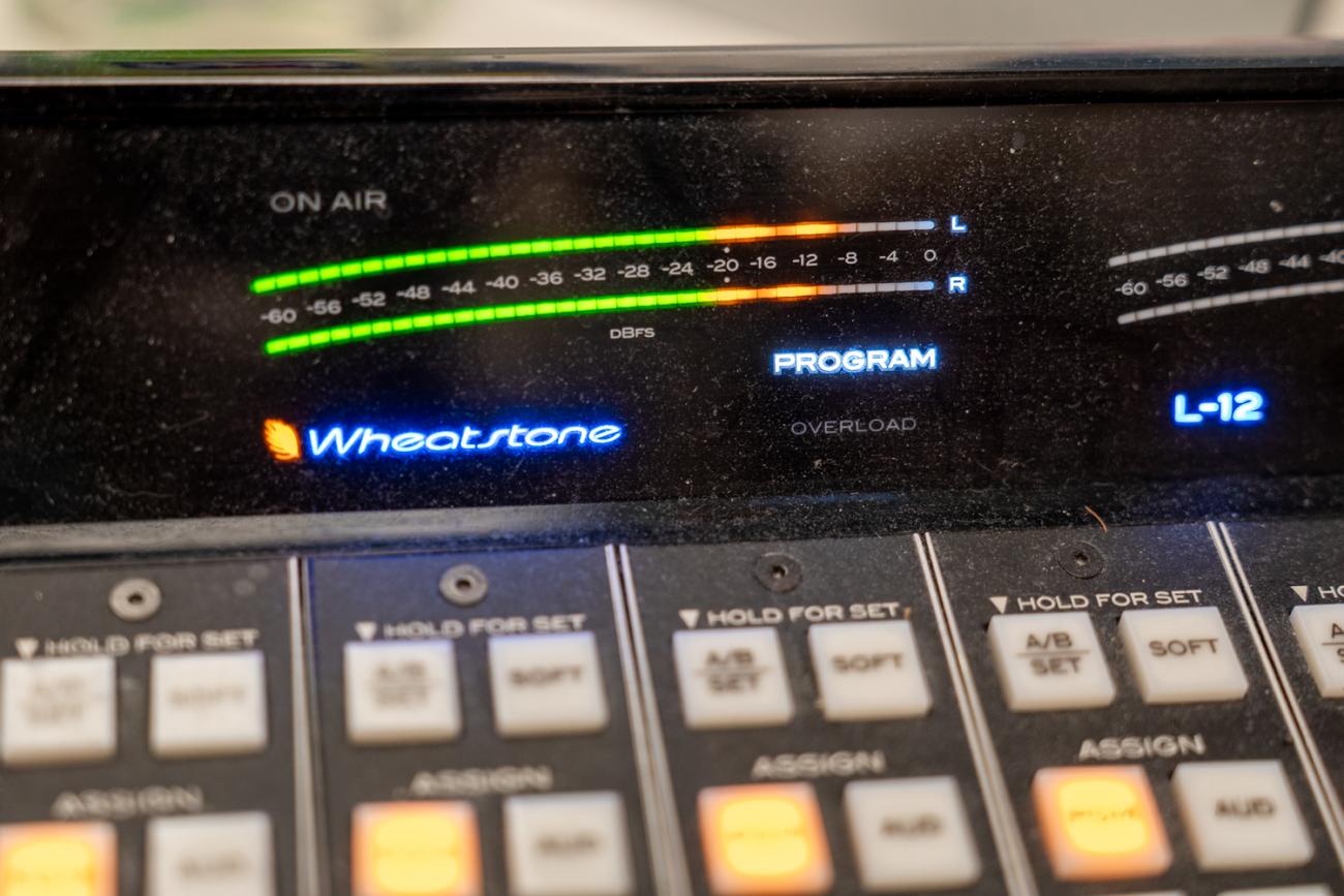 A radio soundboard shows the volume
