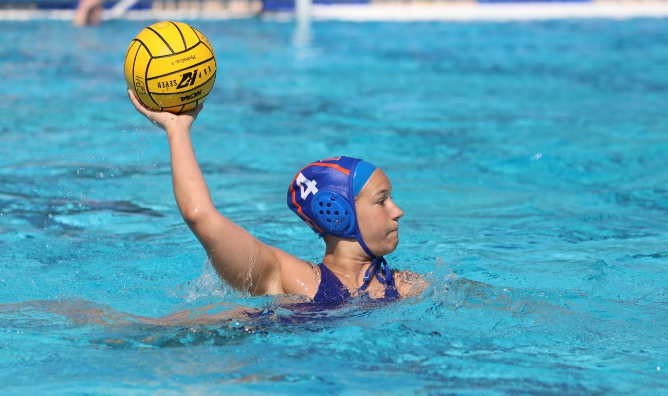 Kaylee Stigar plays water polo
