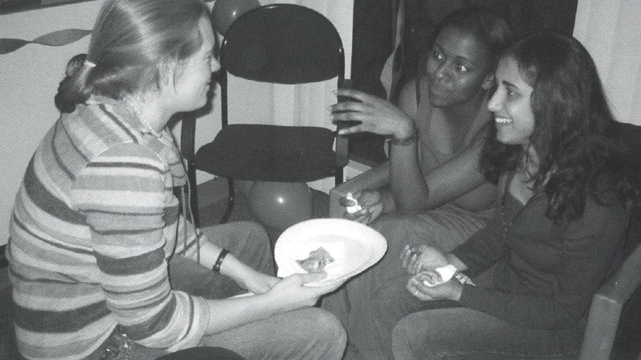 students in the lounge at Oldenborg