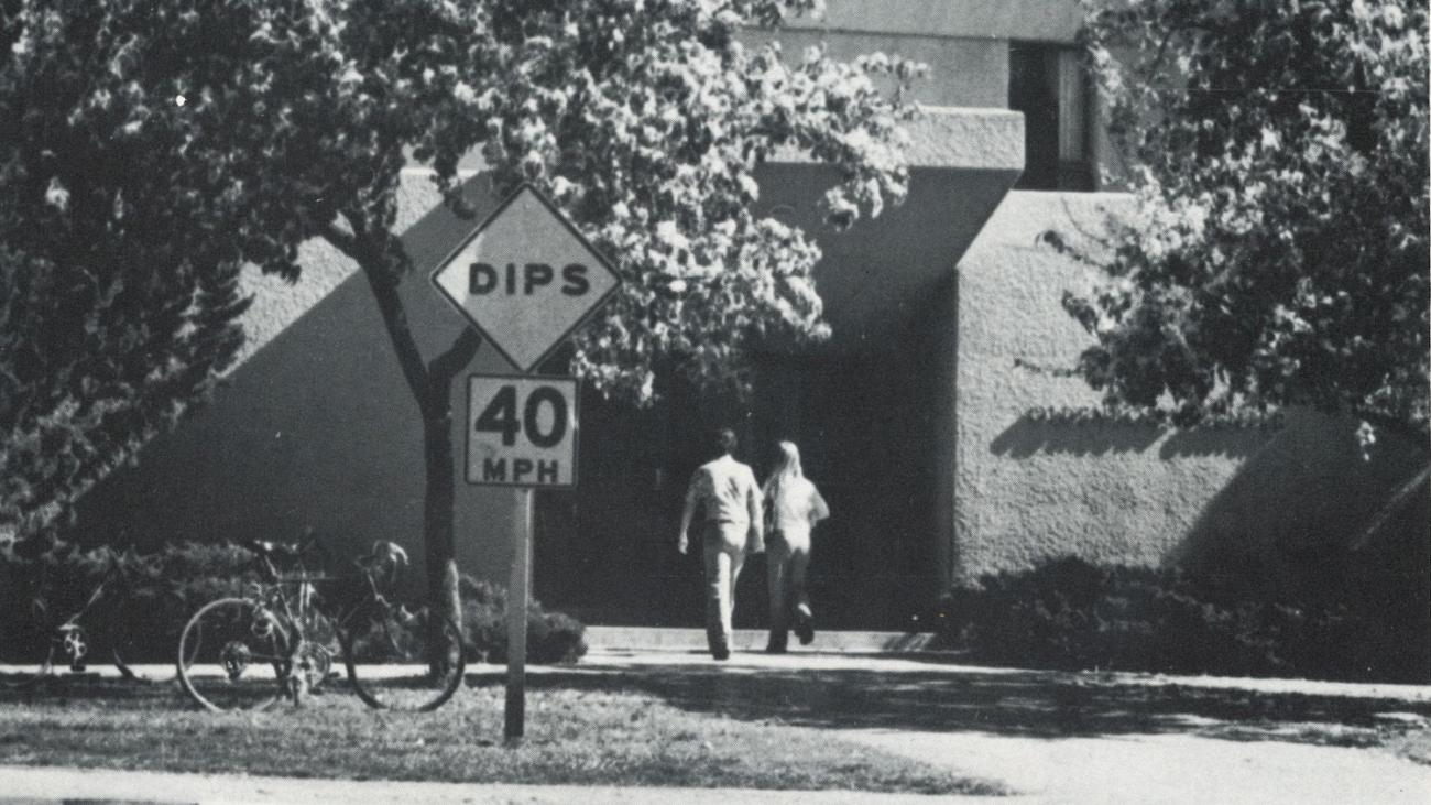 two students walking into oldenborg