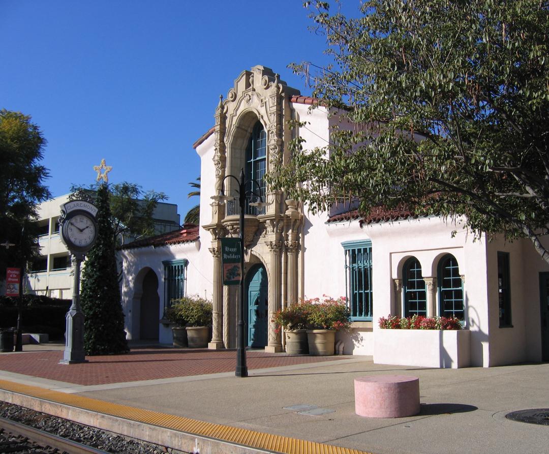 The Claremont Metrolink Station (Wikicommons)