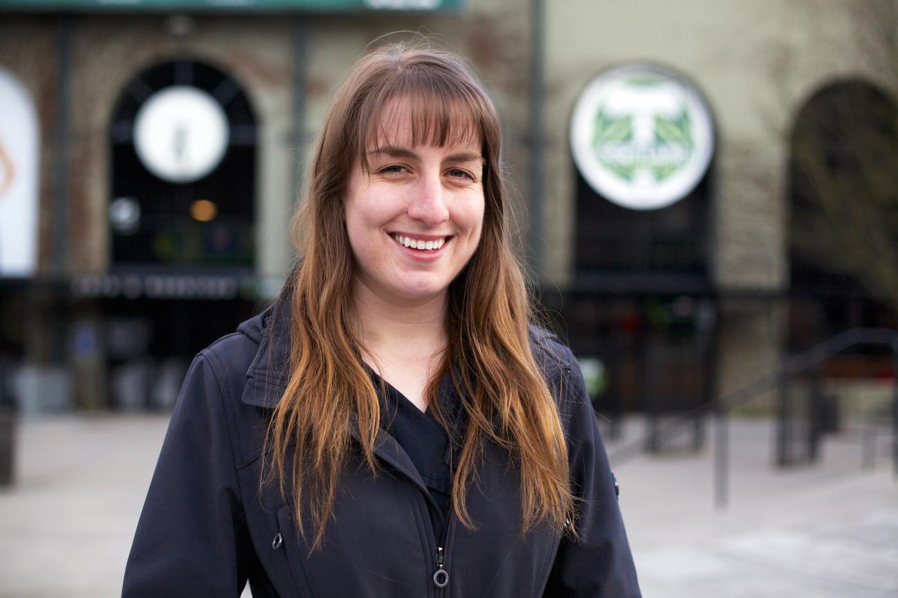 Headshot of alumna Jamie Goldeberg 