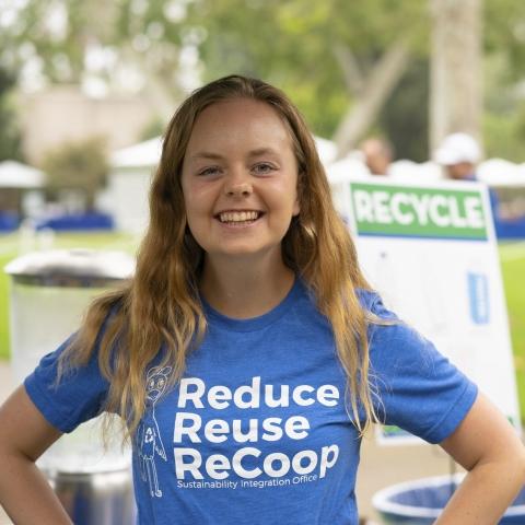 Abby Lewis (PO'19) at Pomona College's first ever zero-waste commencement