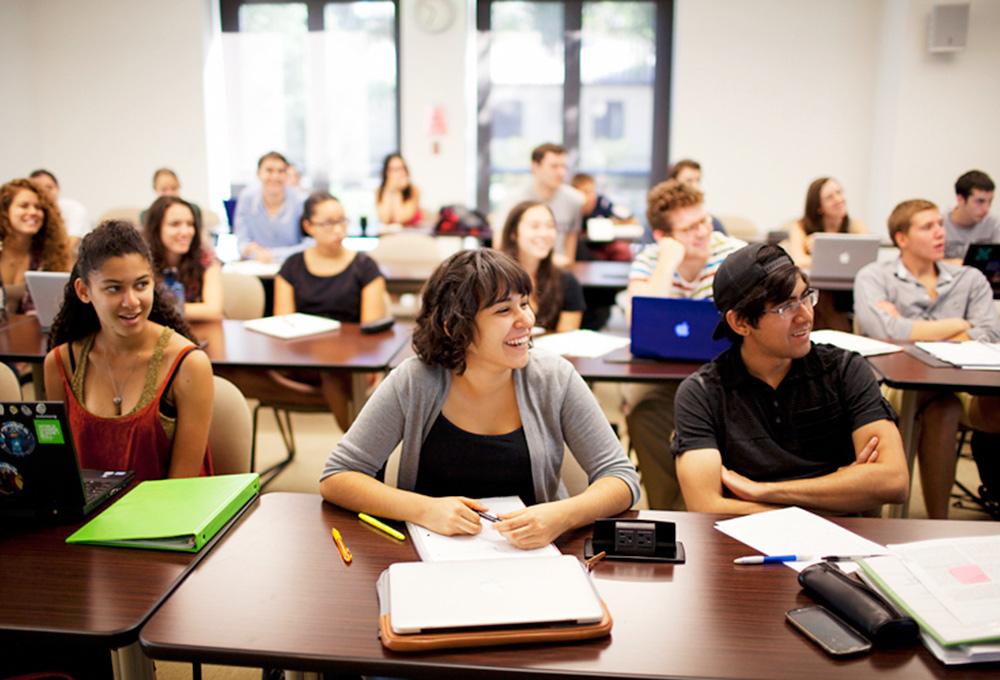 Students in a Pomona College cognitive science classroom