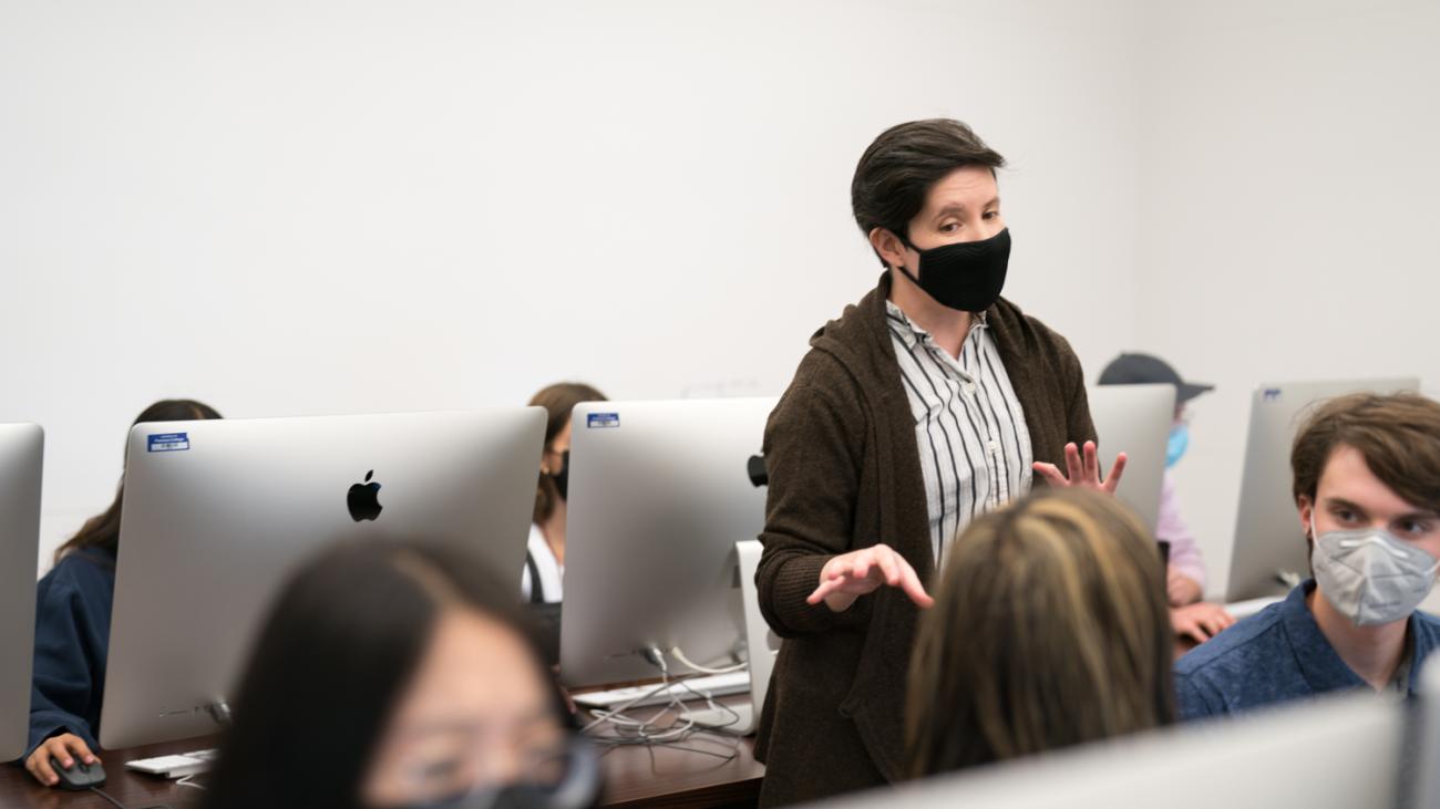 In lab with Professor Megan Zirnstein