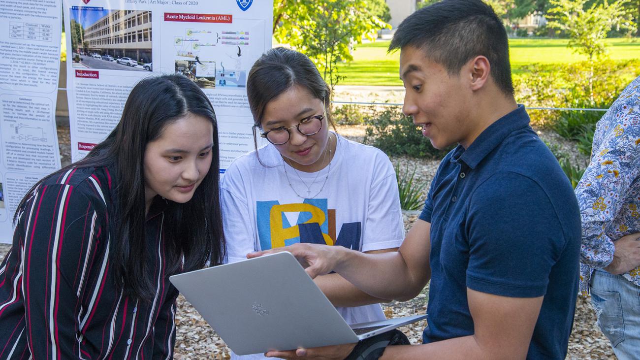 Pomona Students share their research projects at the 2019 Poster Conference