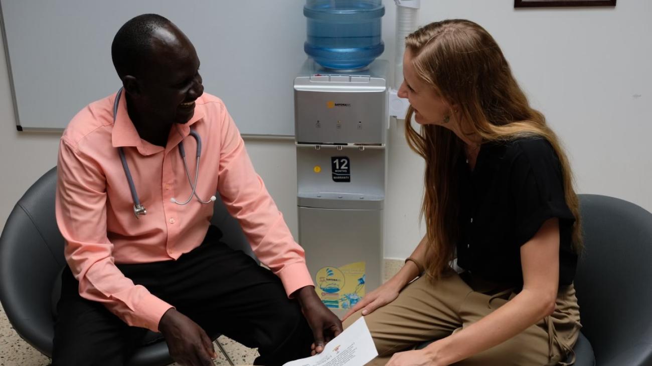 Katrina Dank meets with mentor in Uganda