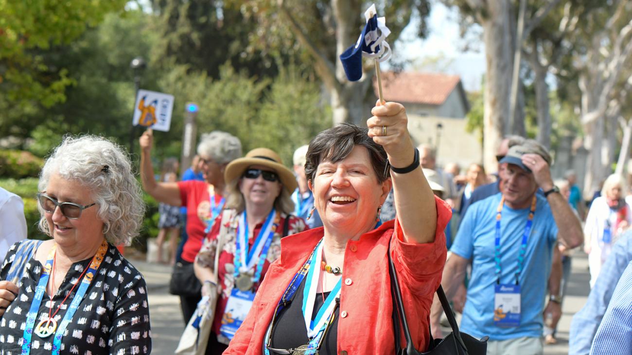 Alumni at the Parade of Classes