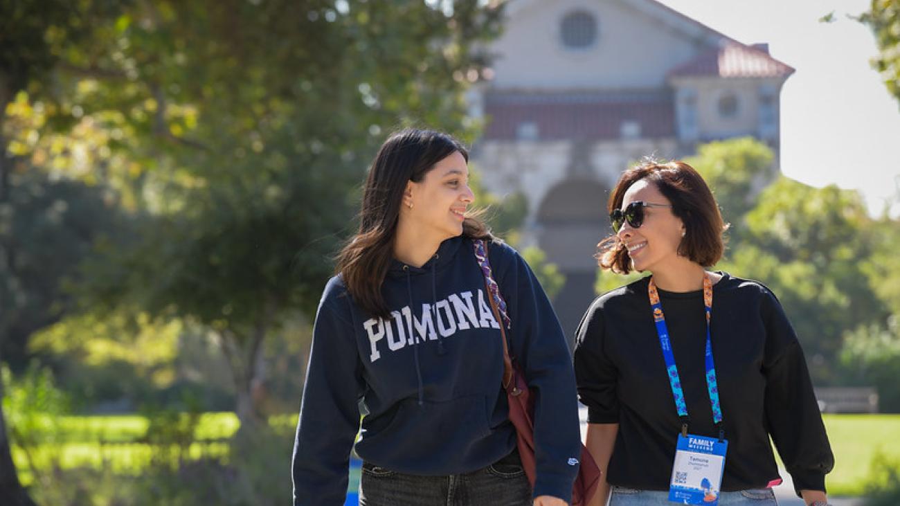 Photo of Pomona student with her mother