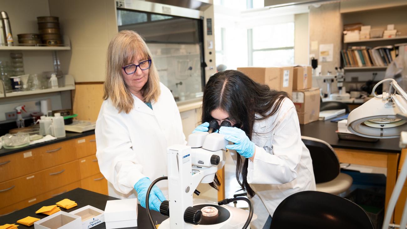 Professor Nina Karnovsky and student