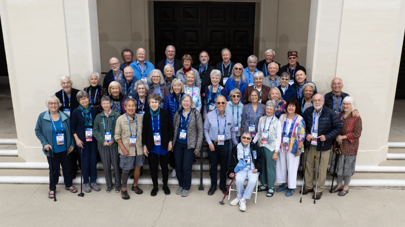1965 class photo on the steps of big bridges