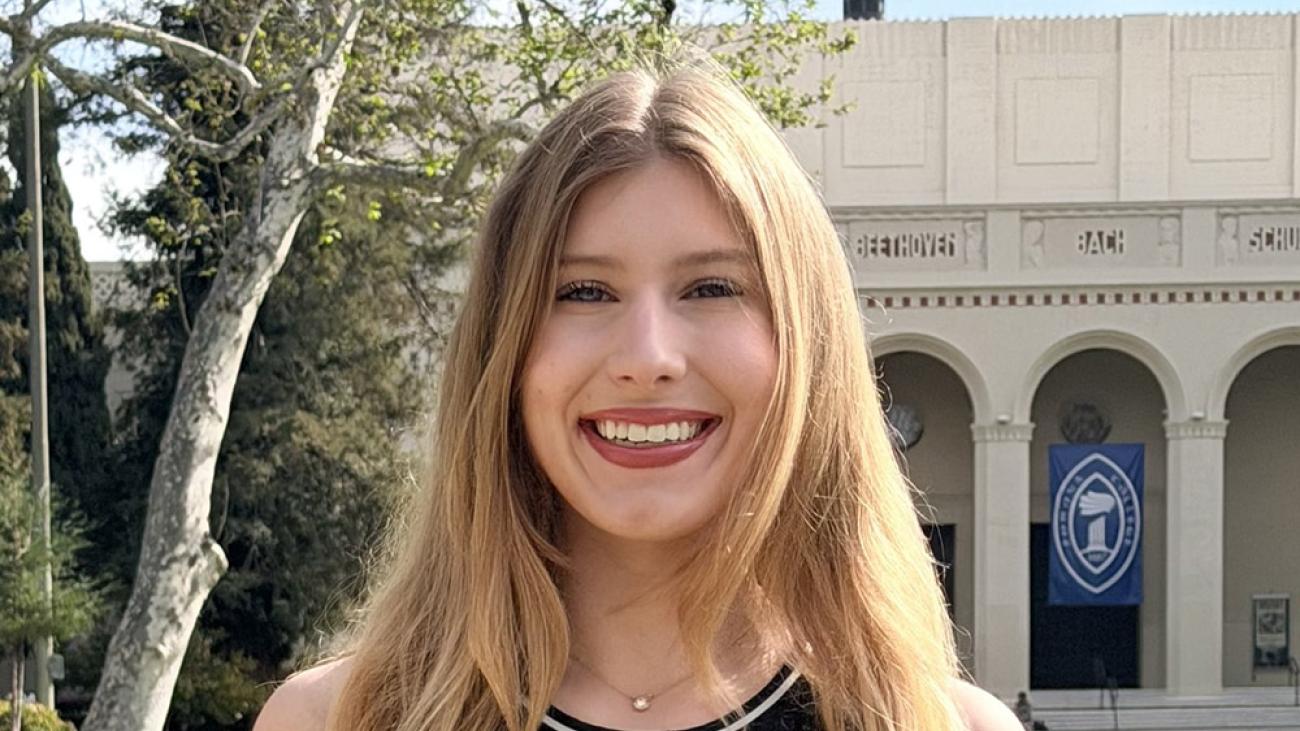 Adelina Grotenhuis ’28