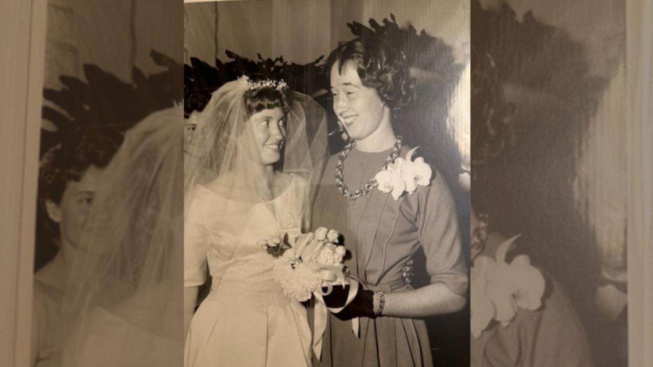 leslie with pomona classmate at leslie's wedding