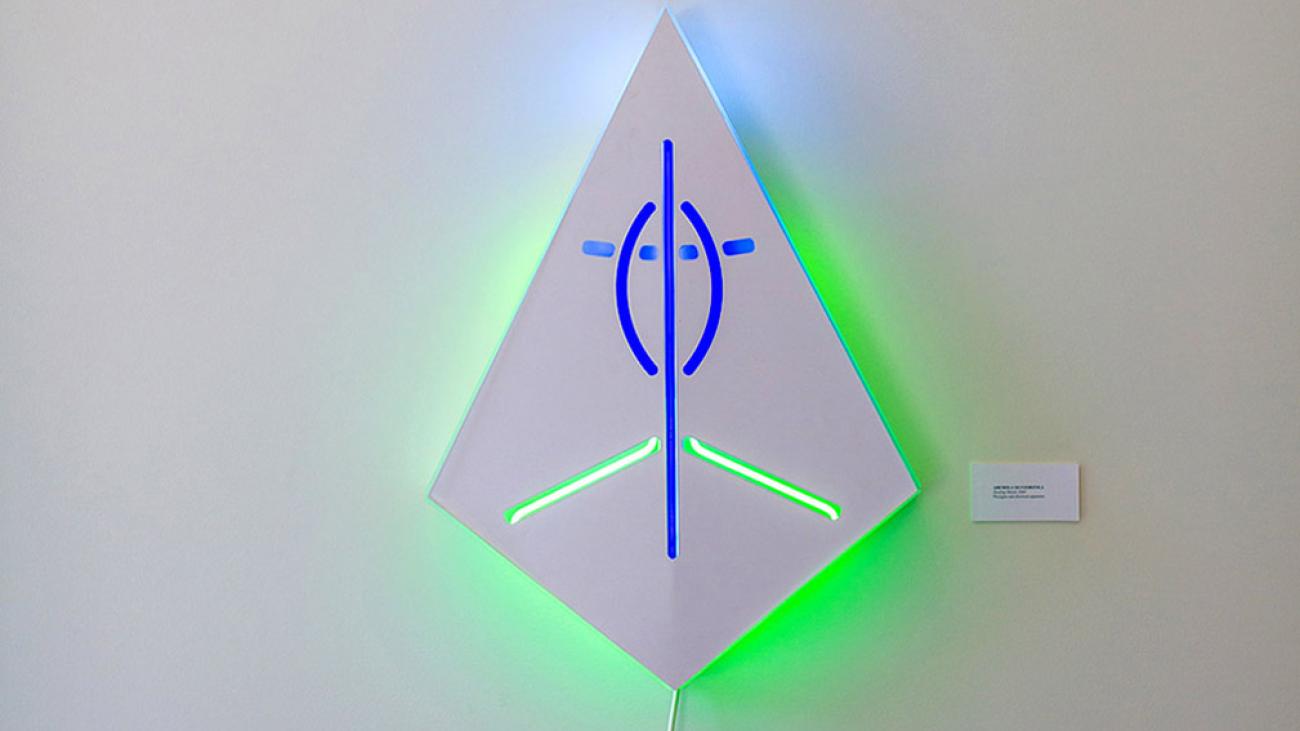 Ademola Olugebefola. "Healing Shield" (2009), plexiglas and electrical apparatus (neon light sculpture)