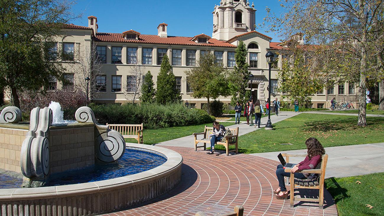 campus tour pomona college