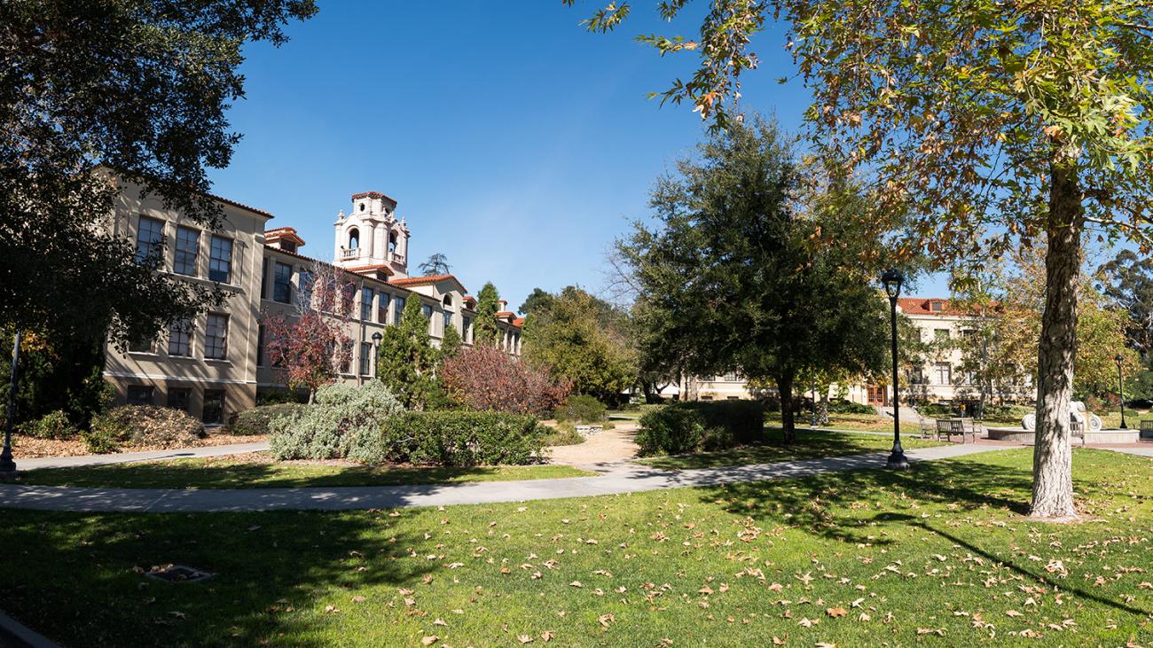 Stanley Quad showing Mason and Crookshank Buildings