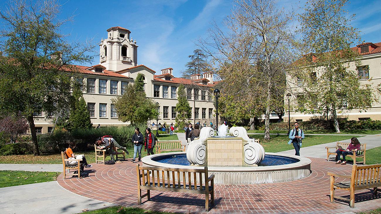 Students in Stanley Academic Quad